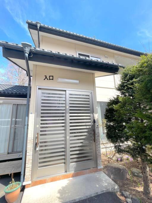 Holiday home 北軽井沢おもちゃ王国車5分 1棟貸切 107平米3ldk 雨もbbq可能 小学生無料 *
